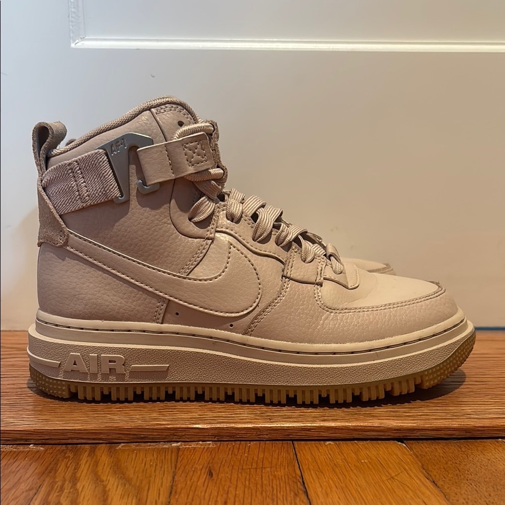Nike Air Force 1 High Utility 2.0 in fossil stone and pearl white